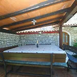 بيت للعطل House 661 *