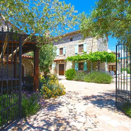 House 661 بيت للعطل *