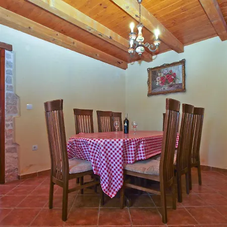بيت للعطل House 661 Orihi