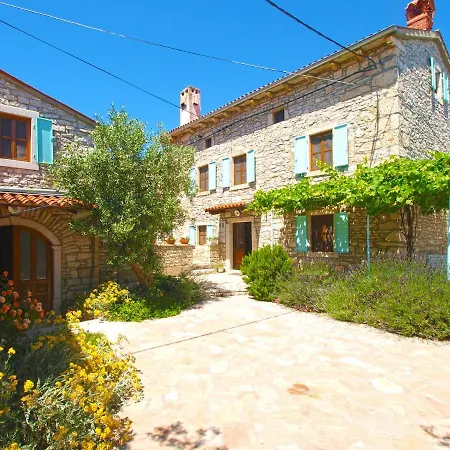 بيت للعطل House 661 *