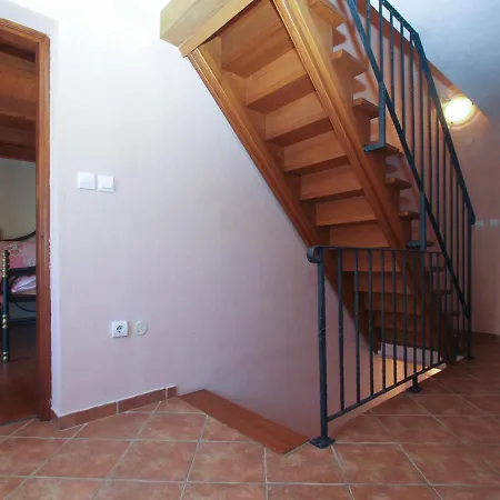 House 661 Semesterbostad Orihi