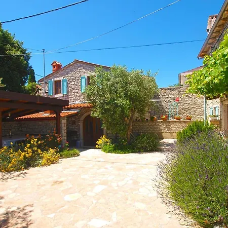 House 661 بيت للعطل Orihi